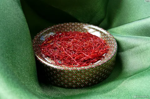 تصویر 2 از زعفران رشته‌ ای بریده ممتاز با رنگ‌ دهی قوی و بسته‌ بندی مناسب